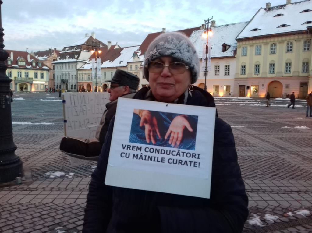 update video foto peste 1.000 de oameni protestează la sibiu pentru kovesi