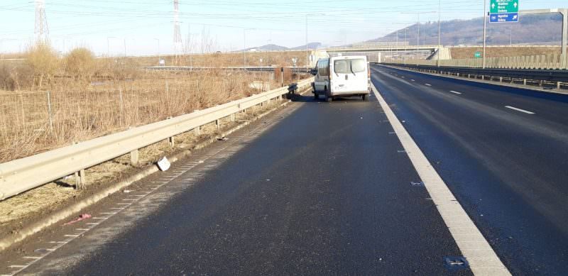 FOTO Accident pe autostrada Sibiu Orăștie - Femeie rănită din cauza unui șofer neatent