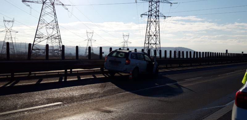 FOTO Accident pe autostrada Sibiu Orăștie - Femeie rănită din cauza unui șofer neatent