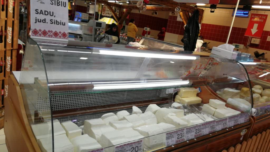 brânză „de la noi din sibiu” cum nu găsești în toată țara - afacere moștenită din tată în fiu