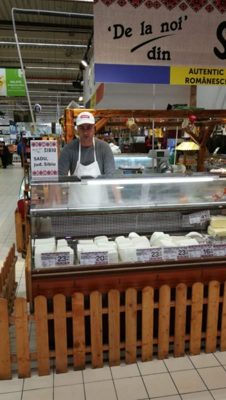 brânză „de la noi din sibiu” cum nu găsești în toată țara - afacere moștenită din tată în fiu