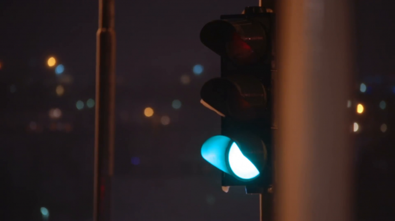 senzorul care te ajută să prinzi verde tot timpul la semafor, implementat de audi
