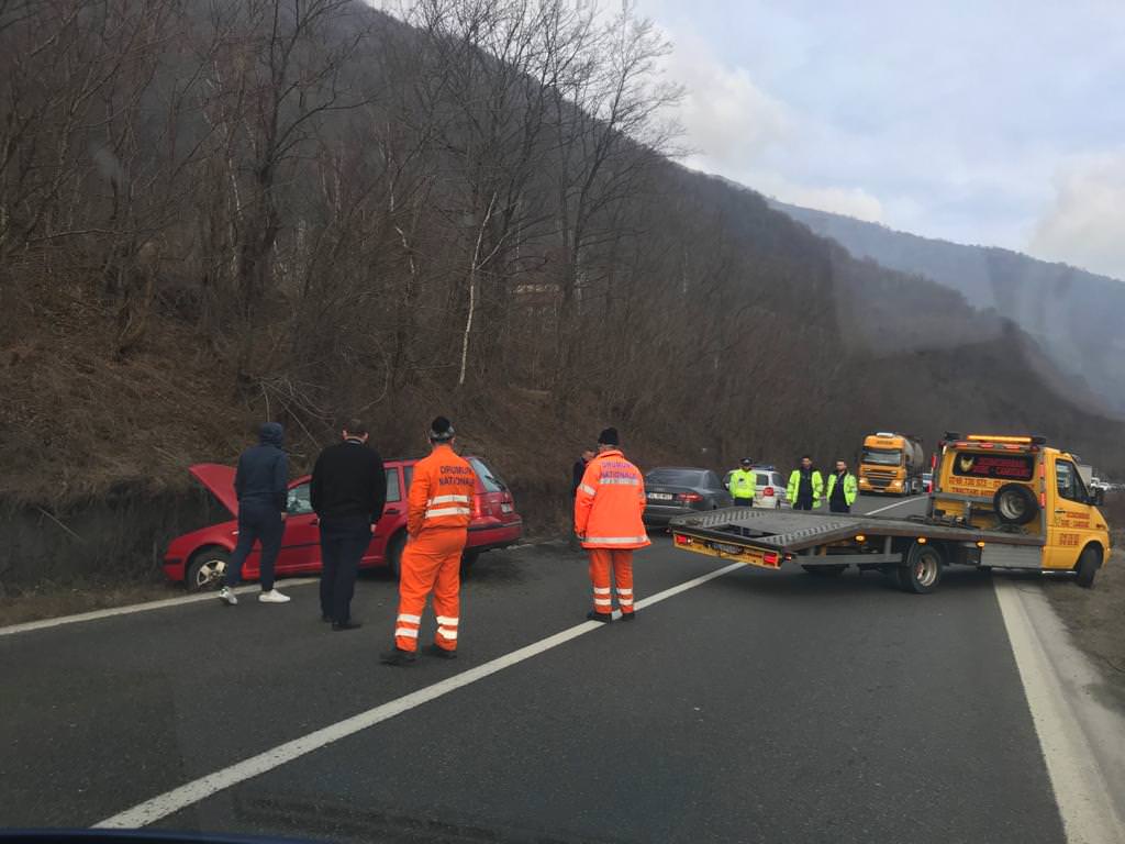 foto - accident pe valea oltului. a adormit la volan