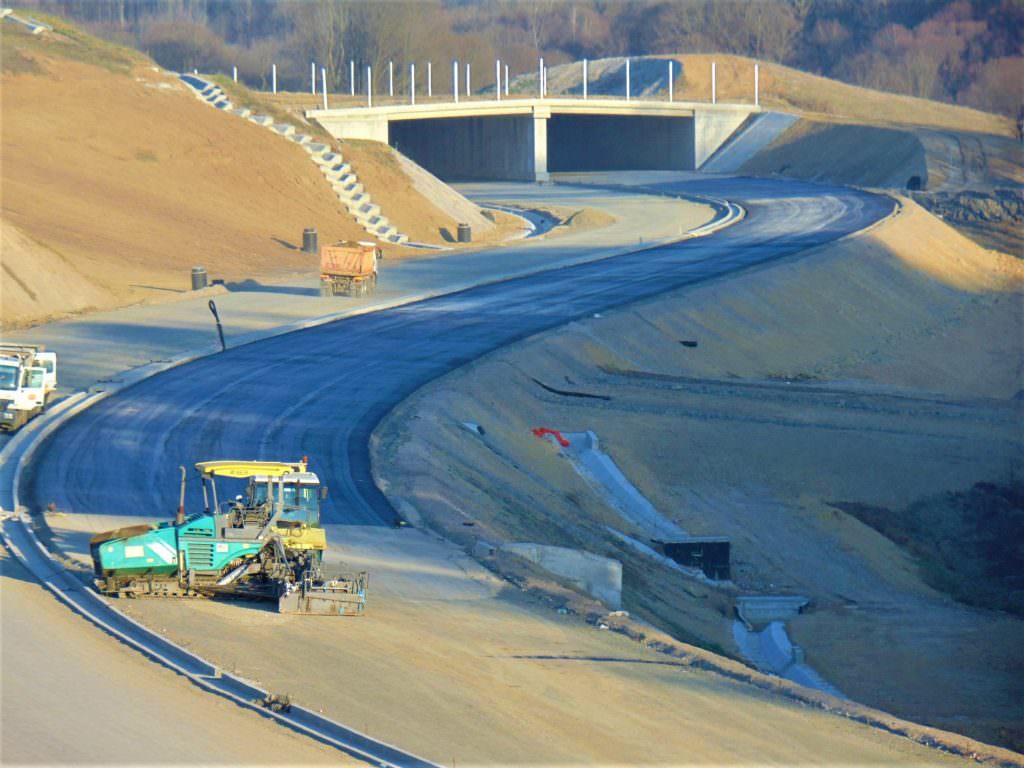 au fost desemnați câștigătorii pentru construcția a încă 55 de kilometri de autostradă în românia