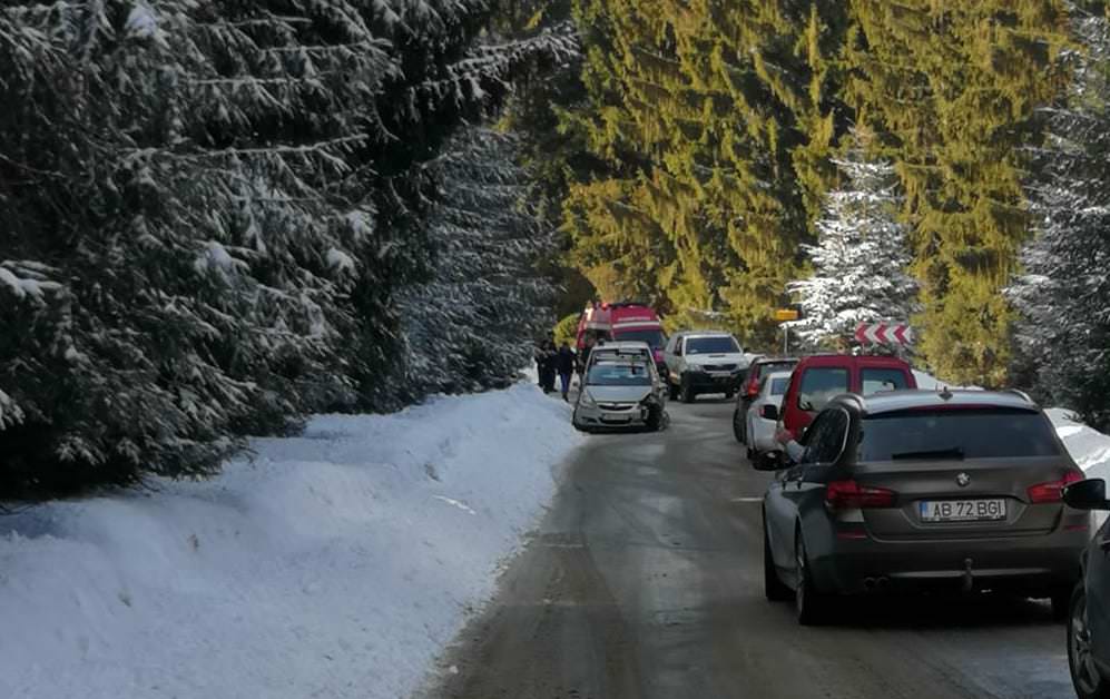 foto accident aproape de păltiniș - cel puțin două persoane rănite (update)