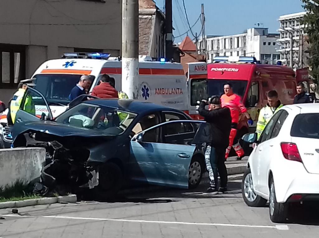 update foto - accident grav pe strada teclu - doi copii răniți și șofer încarcerat