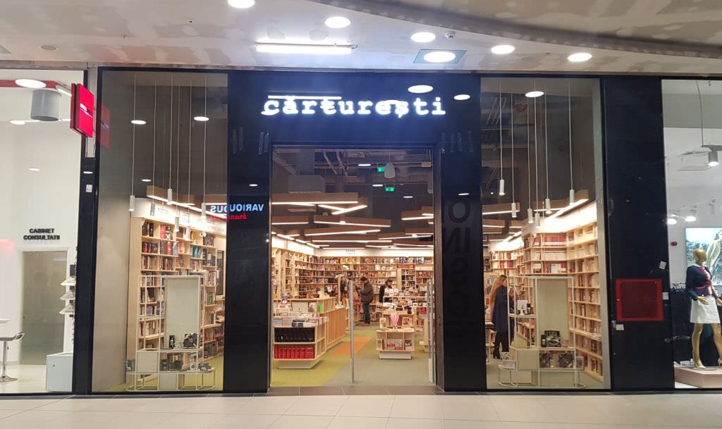 foto s-a deschis prima librărie cărturești din sibiu – la shopping city