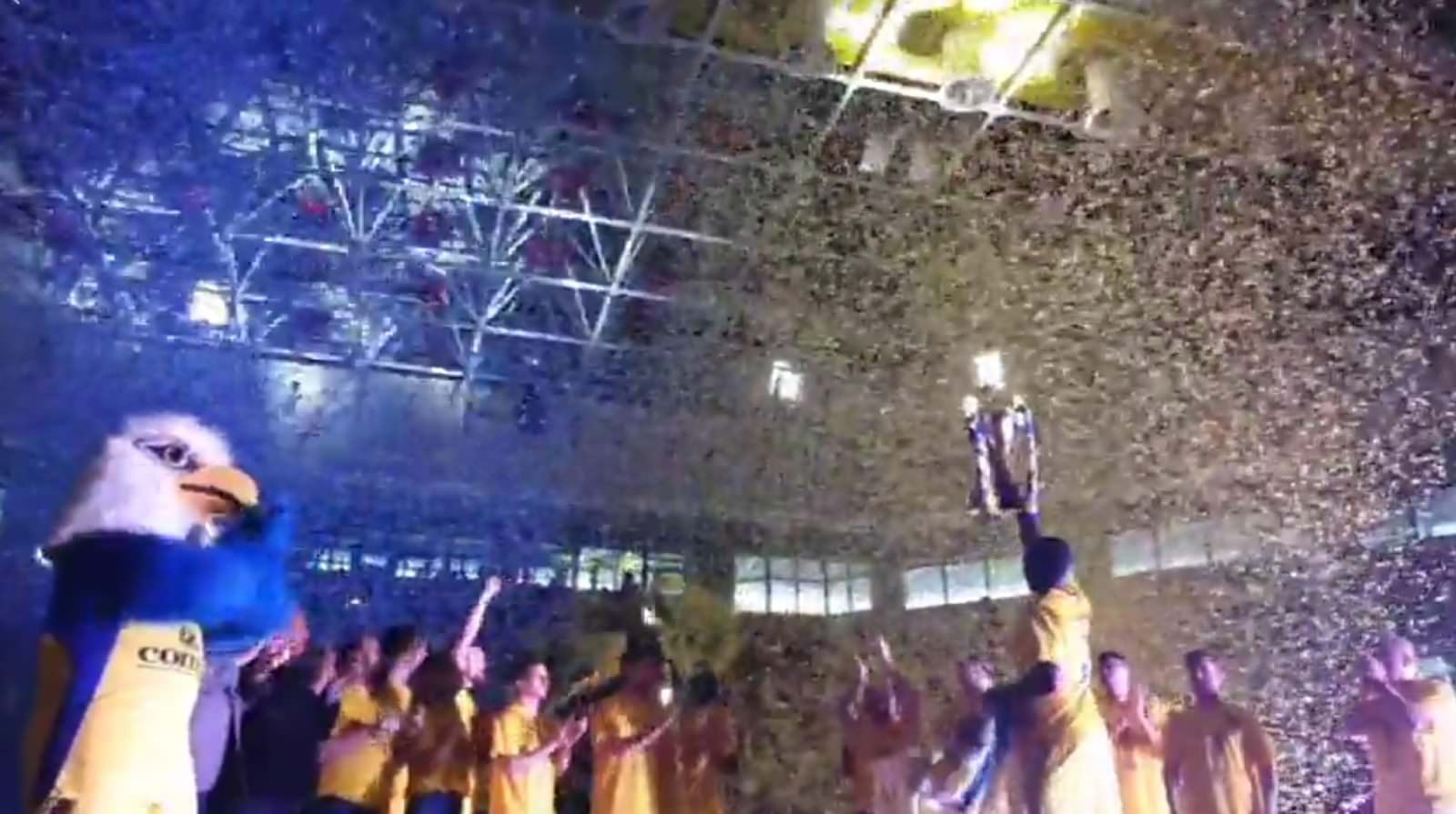 video - a venit cupa la sibiu. csu a adus trofeul în fața fanilor - atmosferă superbă!