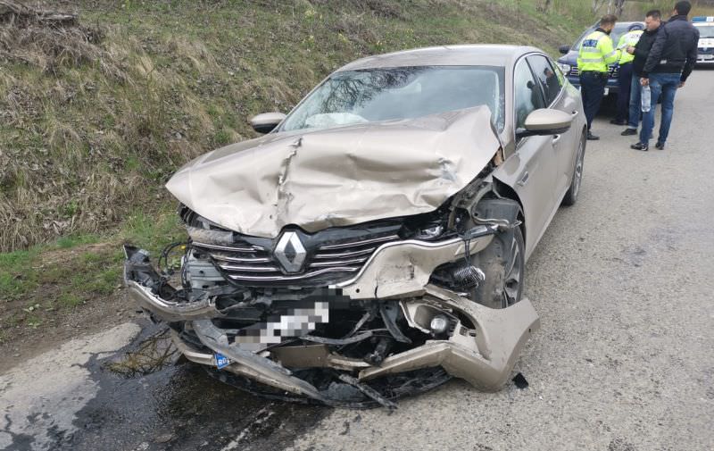 update foto accident cu două mașini la retiș - o persoană rănită