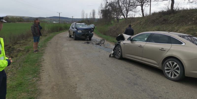 update foto accident cu două mașini la retiș - o persoană rănită