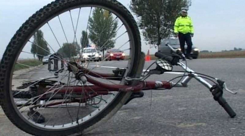 biciclist accidentat la tălmaciu - a traversat neregulamentar