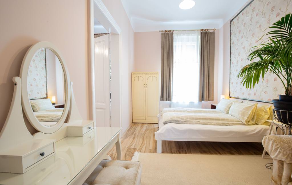 cele mai luxoase apartamente de închiriat din sibiu de pe airbnb și booking