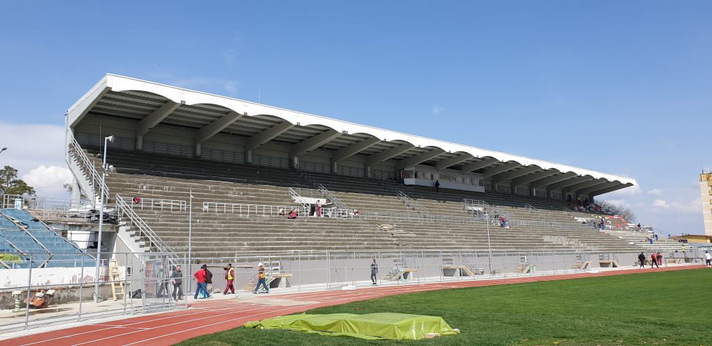 VIDEO FOTO – Forfotă mare la stadionul Municipal. Miriuță: ”Dacă jucăm ACASĂ nu vom retrograda!”