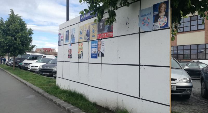 alde sibiu face scandal - "în nicio campanie electorală nu s-au rupt atâtea afișe!"
