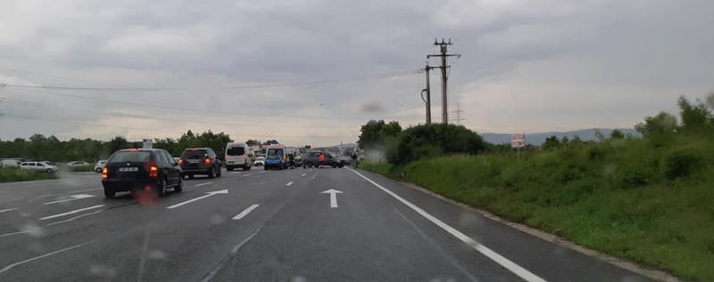 update foto accident grav pe dn1, intersecția cu cisnădie - două victime încarcerate