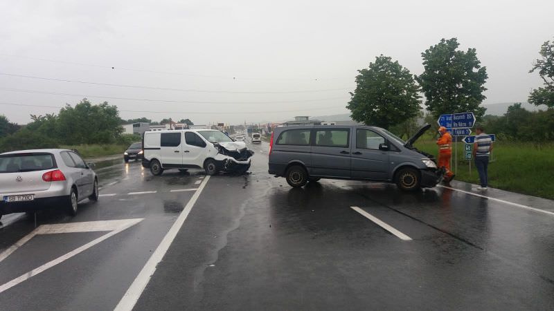 update foto accident grav pe dn1, intersecția cu cisnădie - două victime încarcerate