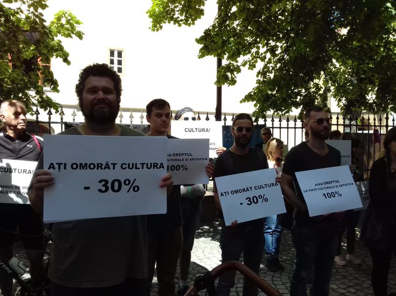 video foto „dragnea, ţi-a plăcut la moldova? hai şi la sibiu!” - protest anti-psd