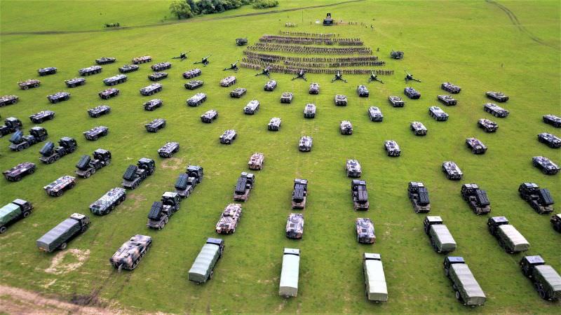 foto video - cerul sibiului survolat de elicoptere militare - motivul nu este îngrijorător