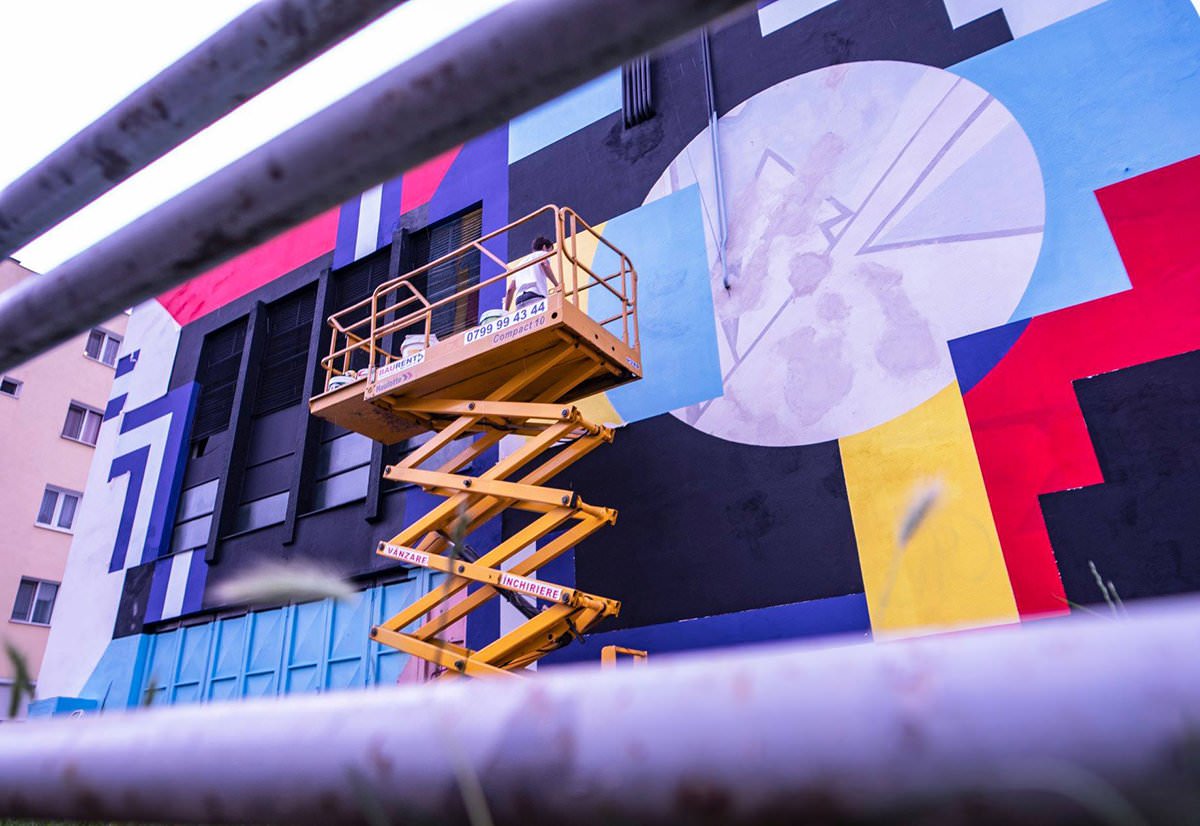 foto sibiul, mai colorat ca niciodată – artiștii stradali dau viață clădirilor din oraș
