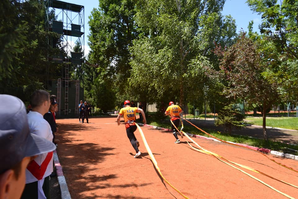 campionatul pompierilor sibieni - cei din sibiu au fost pe primul loc