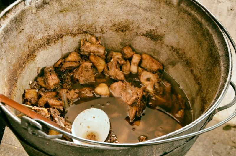 bucate tradiționale din china și mărginimea sibiului, degustate în muzeul din dumbravă