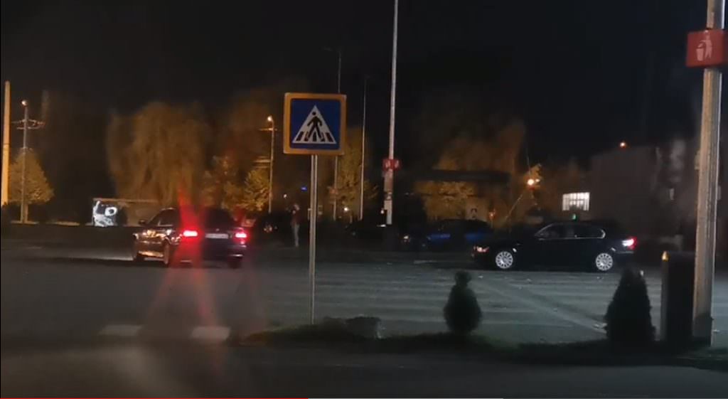 video foto drifturi în parcare la kaufland-ul din sibiu - teribiliștii au fugit până a venit poliția