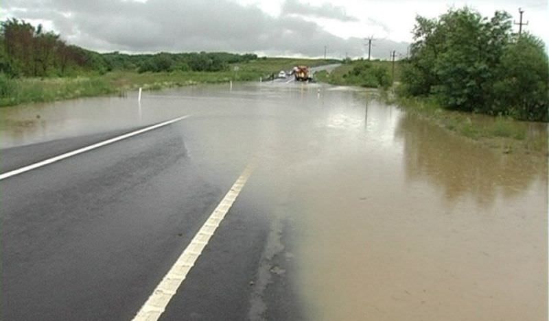 trei drumuri naționale inundate. trafic blocat sau îngreunat