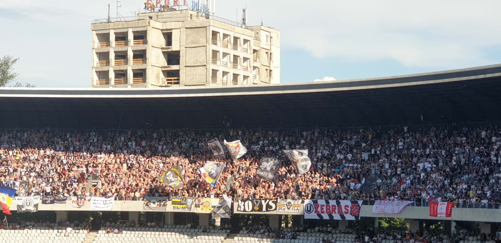 foto video baraj u cluj - fc hermannstadt. petrescu și tsoumou aduc victoria sibiului!