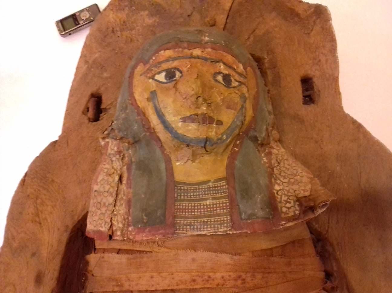 video foto - premieră în sibiu - se mută mumia veche de 2.000 de ani la muzeul din pădurea dumbrava