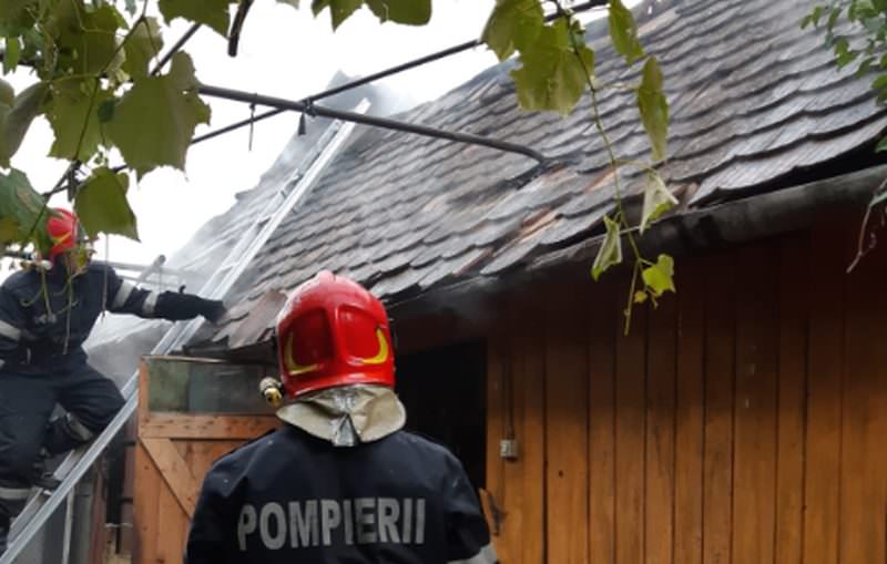update magazie în flăcări la sibiu - intervin pompierii