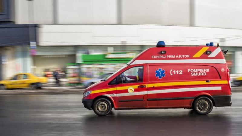 coliziune între două mașini la dumbrăveni - un rănit dus la spital