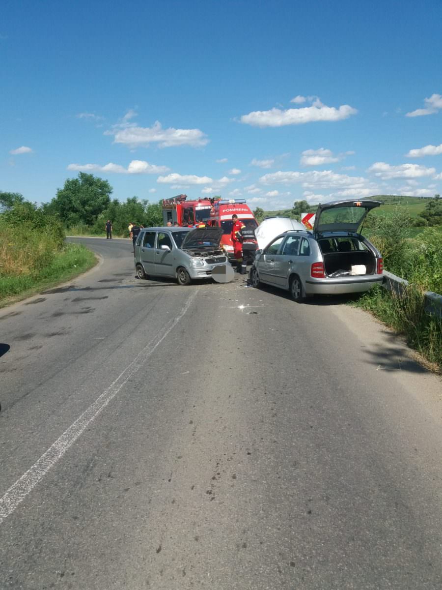 foto - accident grav în județul sibiu - cinci răniți, printre care și două fetițe