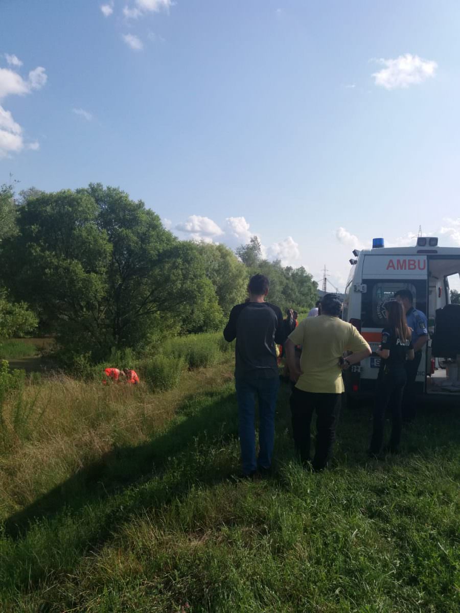 update foto fetiță găsită înecată în râu - medicii au resuscitat-o în zadar