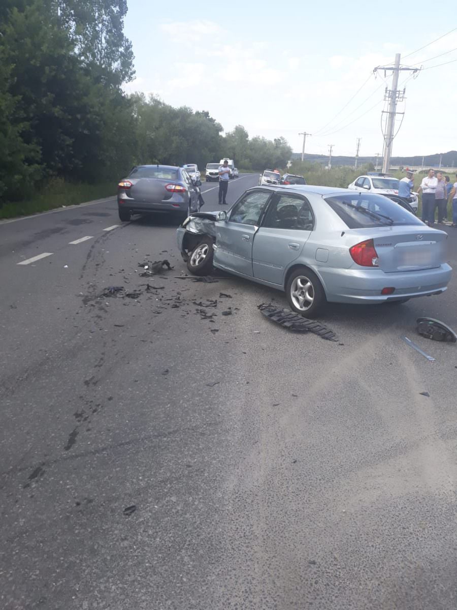 foto accident grav pe autostradă la ieșire spre șelimbăr - patru copii răniți