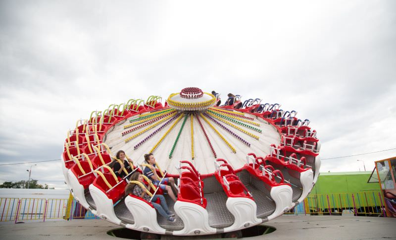 începe obor fest sibiu 2019 - patru zile de adrenalină în cel mai mare parc de distracții din transilvania