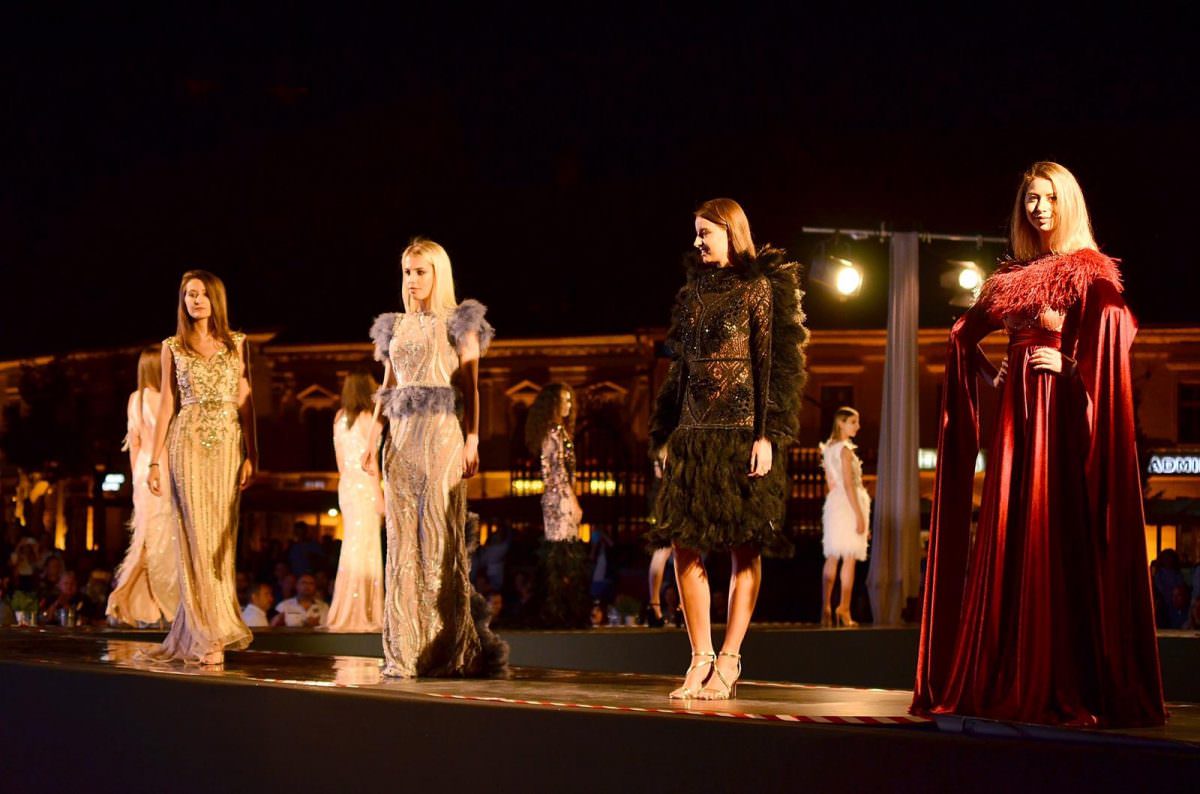 galerii foto: carmen iohannis a atras reflectoarele pe sibiu fashion days