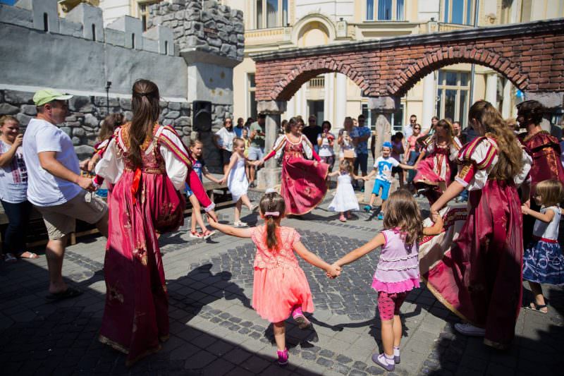 trei zile până la „blestemul vrăjitoarei” în sibiu – nu ratați festivalul medieval ”cetăți transilvane”