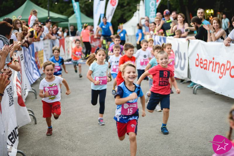 foto sute de alergători au participat la night cross challenge