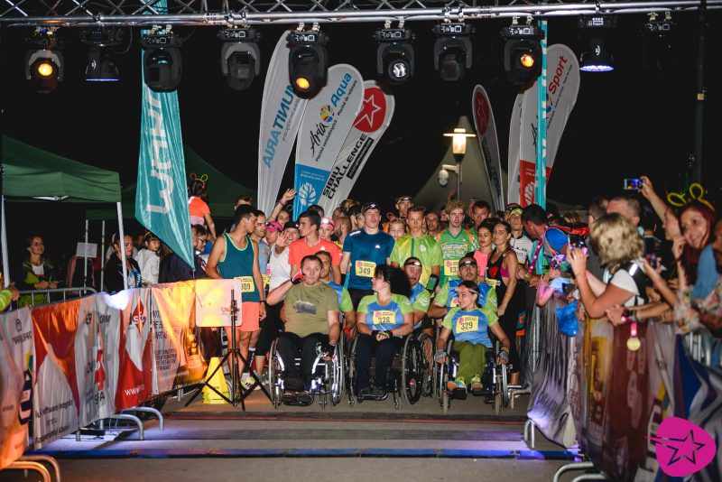 foto sute de alergători au participat la night cross challenge