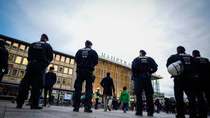 scandal în germania - poliția a cerut hotelurilor să anunțe când cazează români: ’’sunt hoți’’