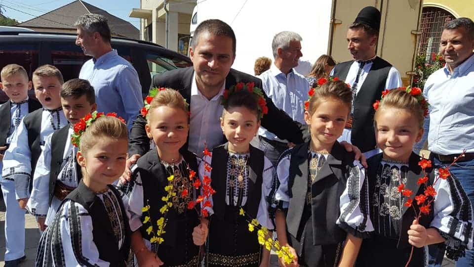 FOTO Bogdan Trif și Petre Daea în mijlocul agricultorilor sibieni din Mărginime