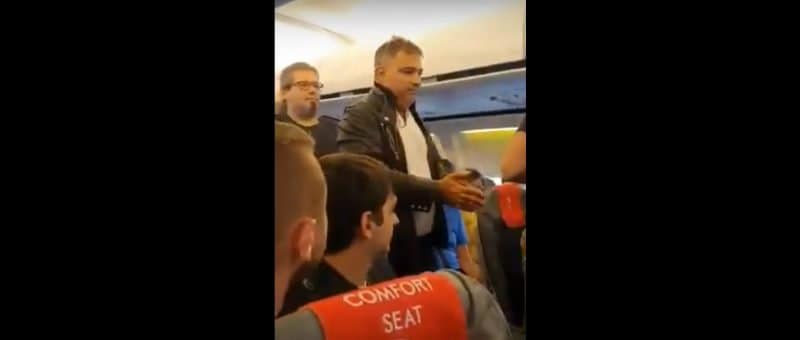 video cursa stuttgart-sibiu a întârziat peste o oră din cauza unui român care a bătut o stewardesă