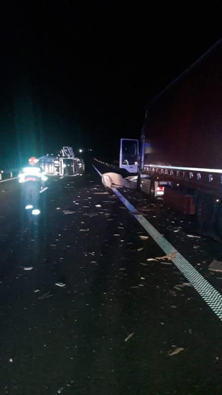 foto video accident mortal pe autostradă între deva și lugoj. doi oameni spulberați de un tir