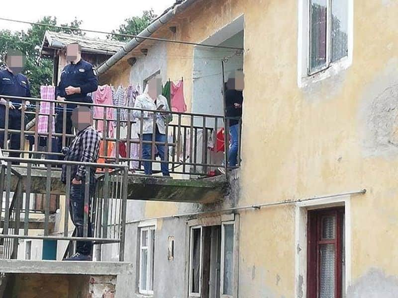 foto prima evacuare la seviș - directorul firmei spune că nu e colectivă, ci din cauza datoriilor