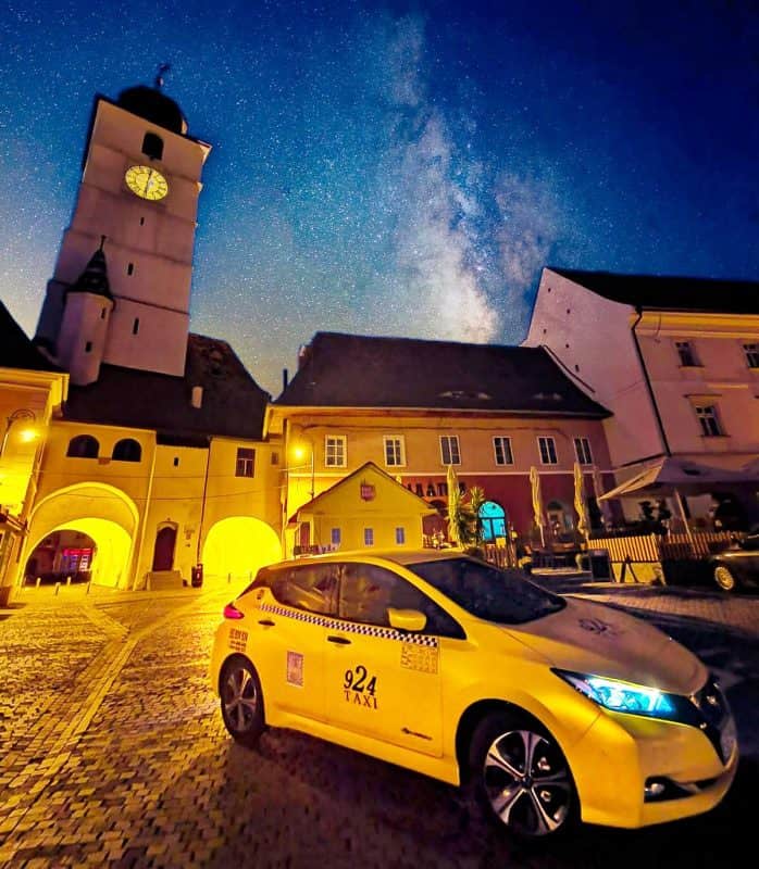 foto primul taxi electric din sibiu – condiții din „viitor” și plată cu cardul