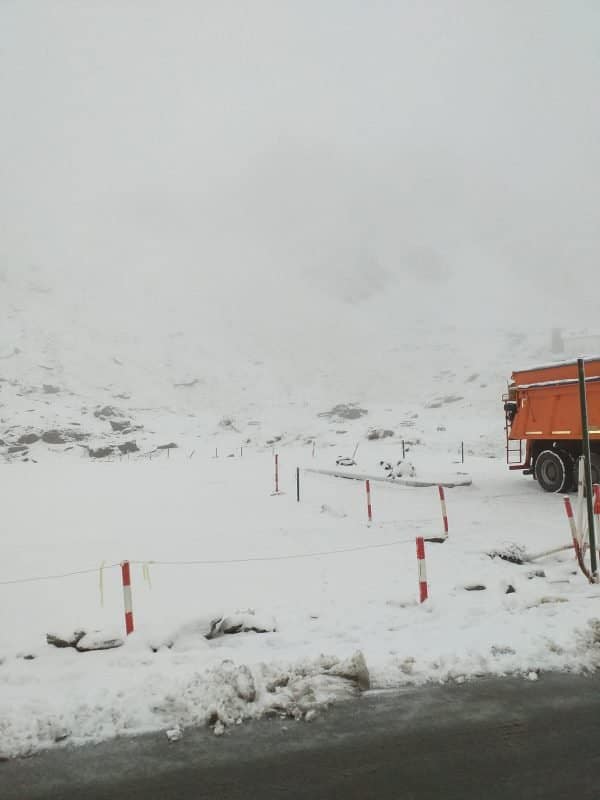 video foto - iarna își intră în drepturi. ninge la păltiniș și bâlea lac