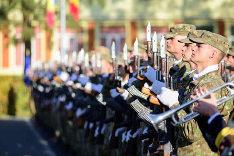 foto bobocii de la academia forțelor tereste din sibiu au depus jurământul