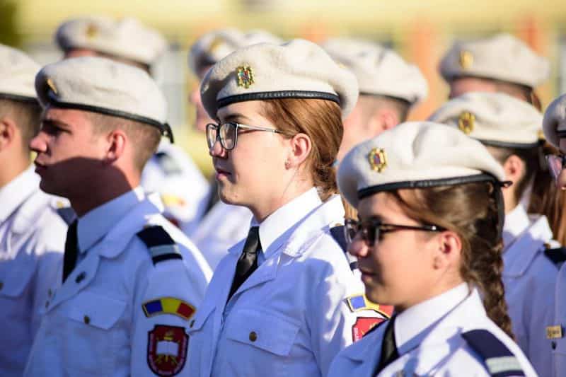 foto bobocii de la academia forțelor tereste din sibiu au depus jurământul