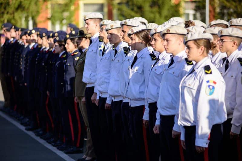 foto bobocii de la academia forțelor tereste din sibiu au depus jurământul