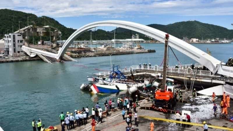 video - un pod s-a prăbușit în taiwan - șase răniți grav